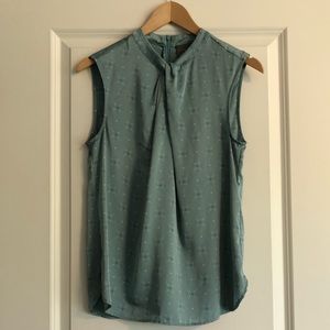 August 1 Eight twist neck tank